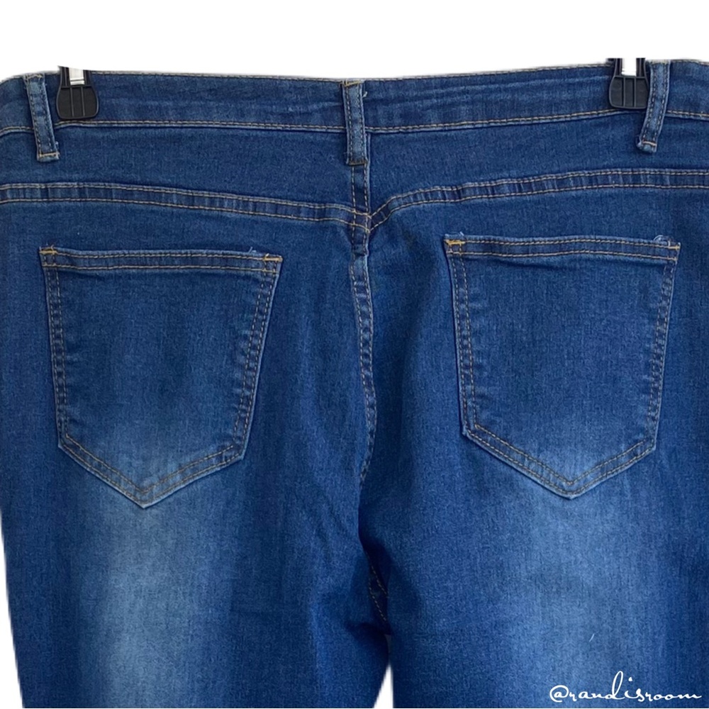 NWOT Women’s Super Flare Bell Bottom Ripped High Rise Blue Jeans Size L (8-10) - Picture 9 of 9